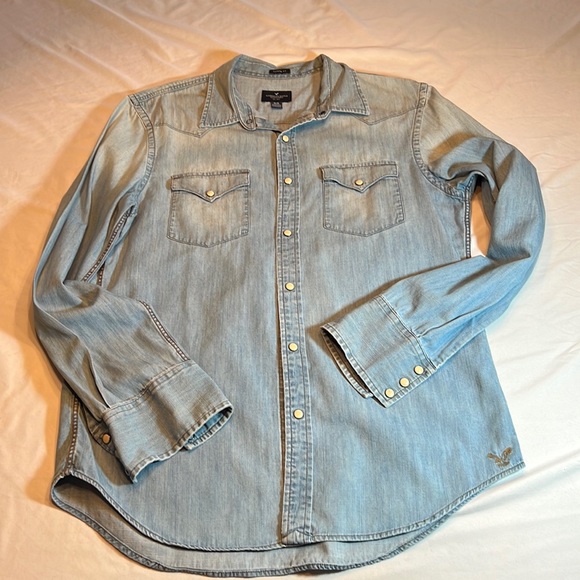 American Eagle Outfitters Other - American Eagle Outfitters blue cotton shirt with snaps. Size medium